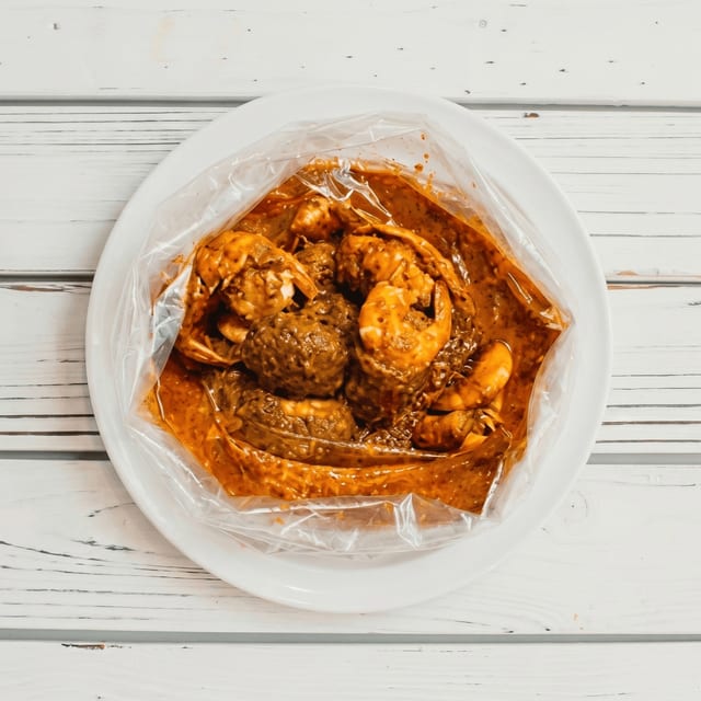 1 Piece Lobster Tail (5 Oz), 1/2 Lb Snow Crab & 1/2 Lb Shrimp (Head-off).